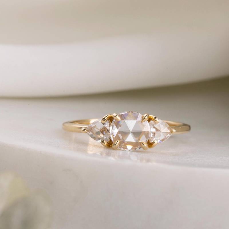 0, 50Ct Natürlicher Diamant-Verlobungsring Im Rosenschliff, Seitliche Akzente Mit Diamant Tropfenschliff, Recycelter Massiver 14K-Goldring von EnveroJewelry