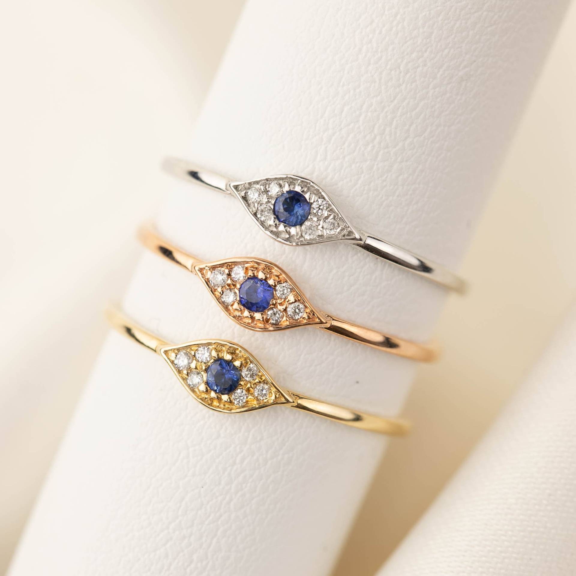 Böses Auge Ring, Evil Eye Stapelring, 14K Massives Gold, Rosegold, Weißgold, Blauer Saphir, Weißer Diamant, Ring von EnveroJewelry