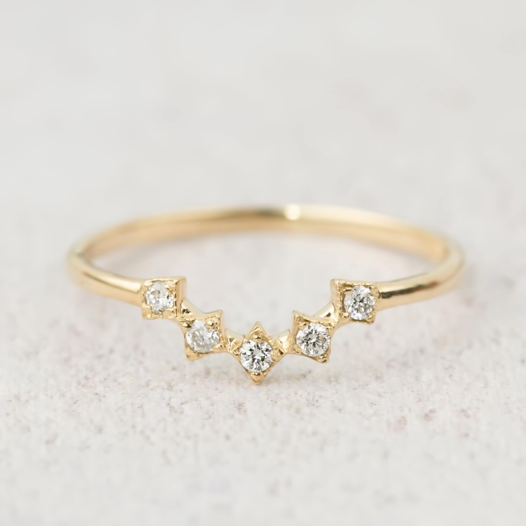 Diamant Gebogener Verschachtelter Ehering, V-Form Kronenring, Einzigartiger Zarter 14K Gold, Roségold, Weißgold von EnveroJewelry