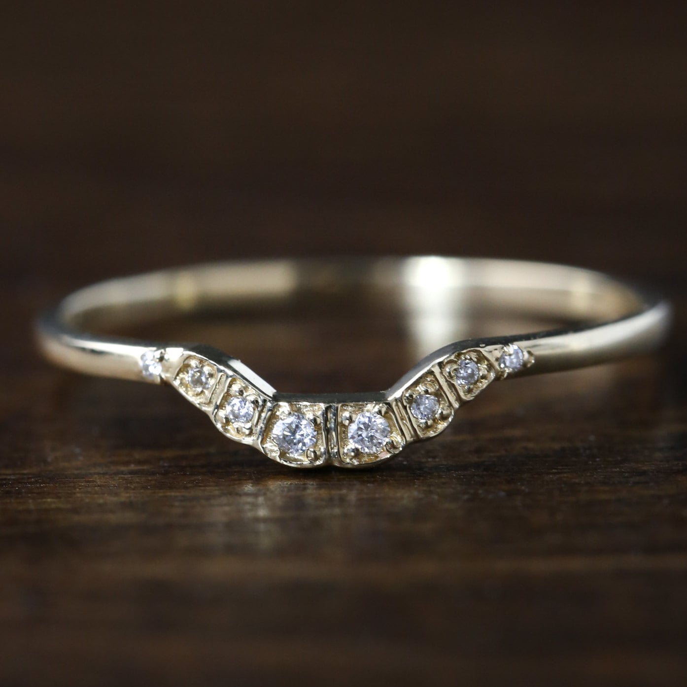 Geschwungener Diamant Ehering, 585Er Gold, Rotgold, Weißgold, Art Deco Inspirierter Hochzeit Ring, Einzigartiger Ehering von EnveroJewelry