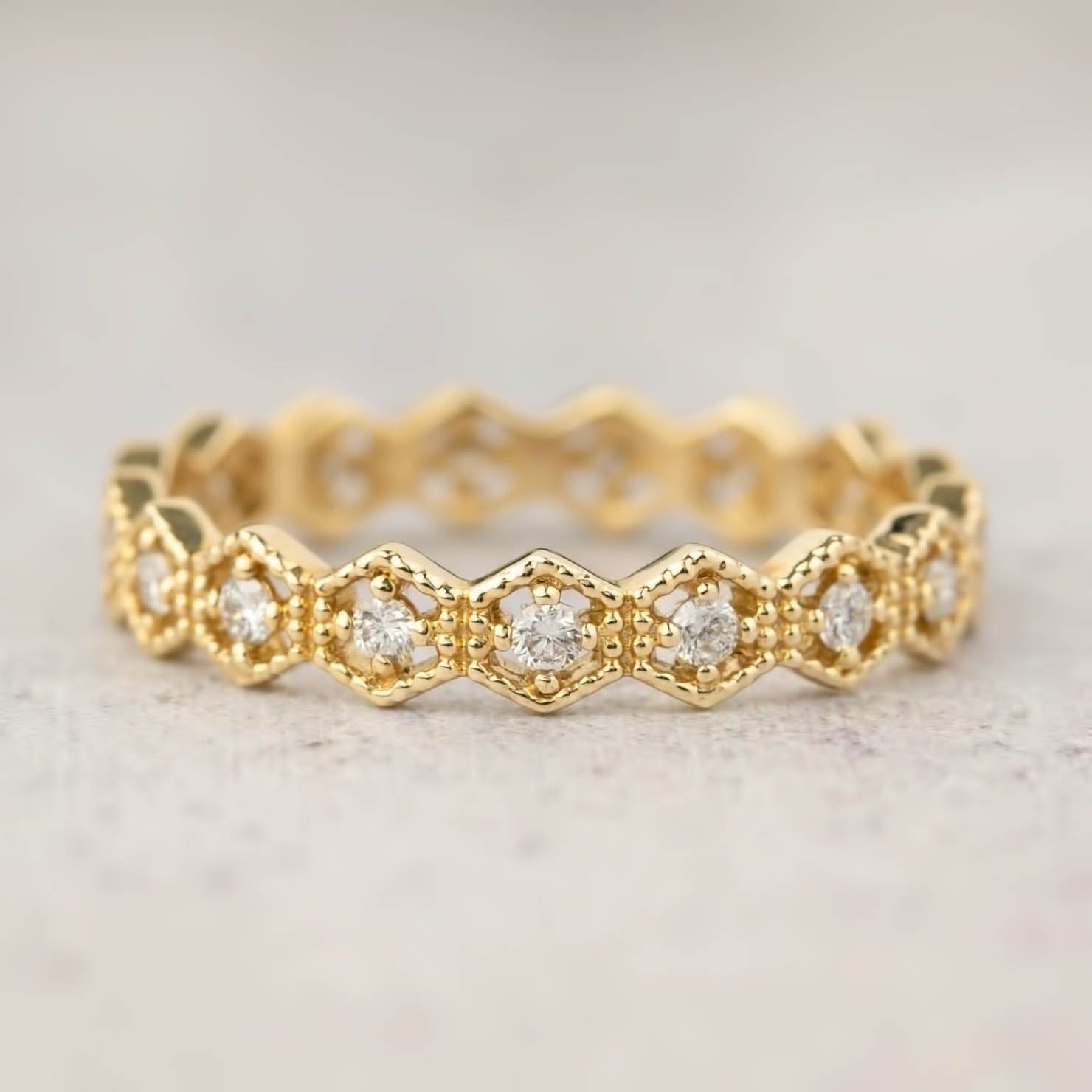 Hexagon Diamant Eternity Ehering, Vintage Inspirierter Ring, Unikat 14K Gelbgold, Roségold, Weißgold von EnveroJewelry