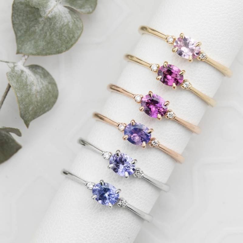 Zierlicher 3-stein Ring Umba Saphir Pink Lila Blauer Zierlicher Ovaler Horizontaler von EnveroJewelry