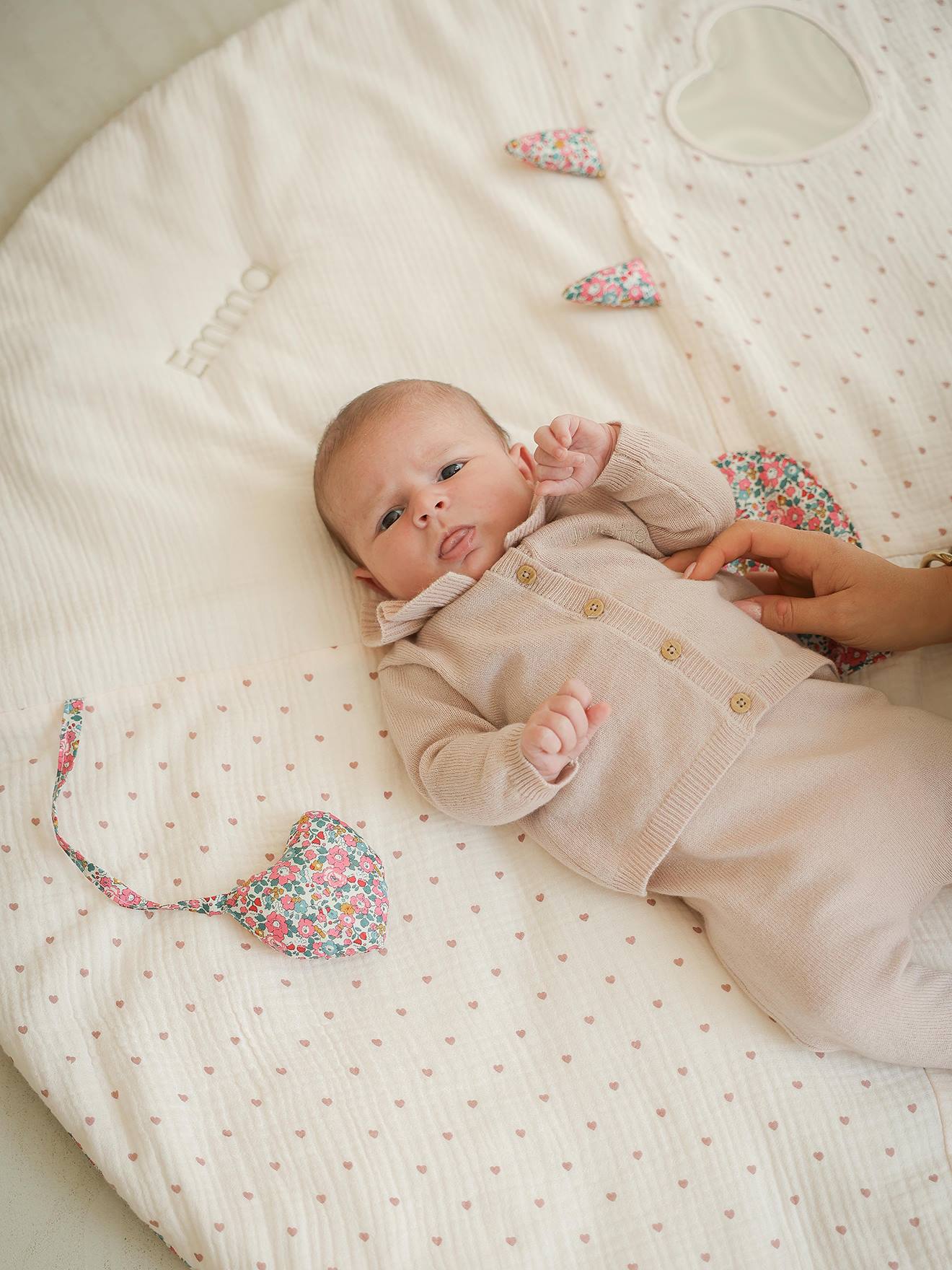Runde Baby Activity-Decke aus Musselin mit Liberty-Stoffdetails ENVIE DE FRAISE hell von Envie De Fraise