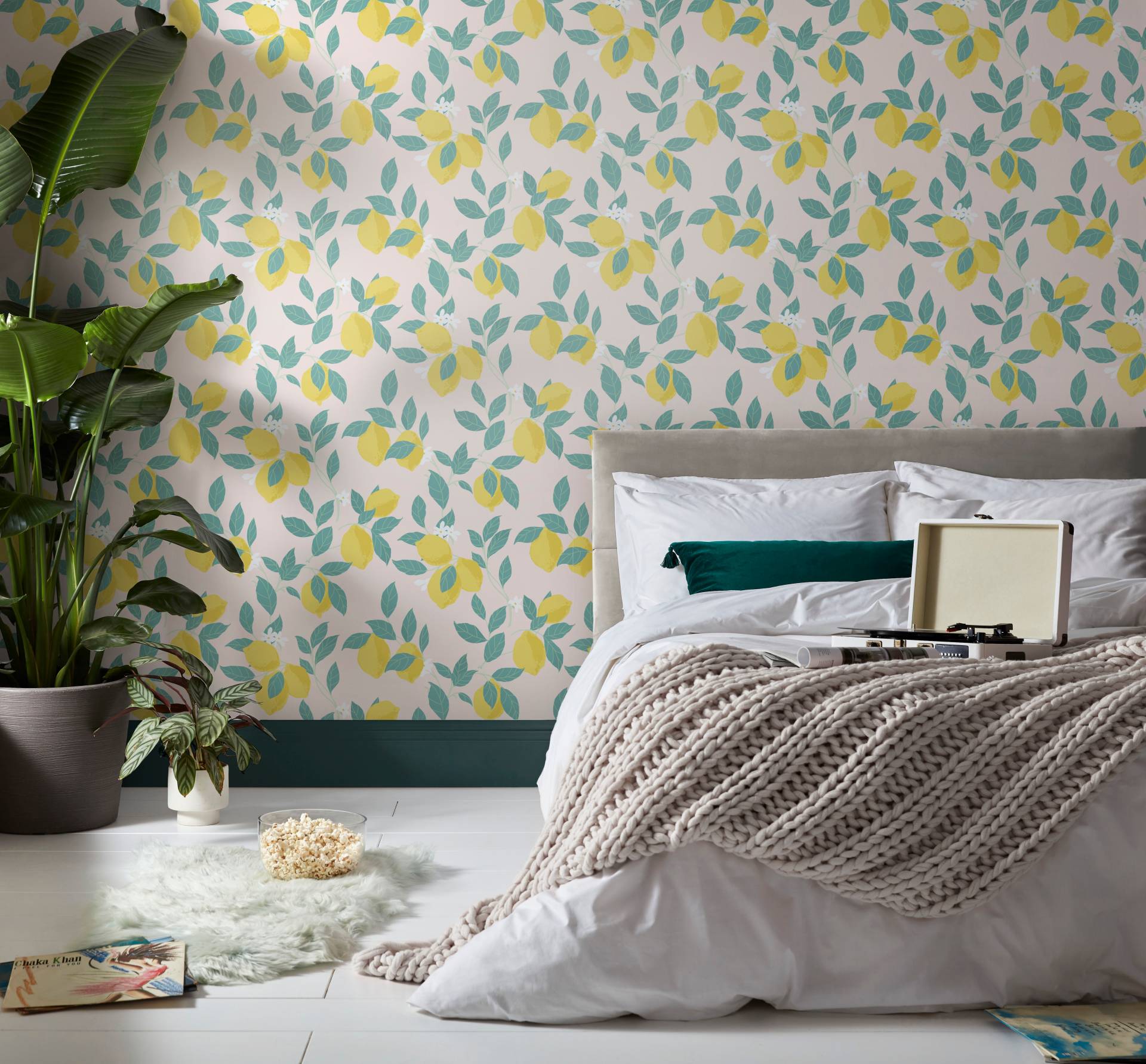 Envy Vliestapete "Feeling Fruity Fresh and Blush" gemustert glatt gemustert, FSC zertifiziert, mit lebhaftem Druck, 10 Meter Länge von Envy