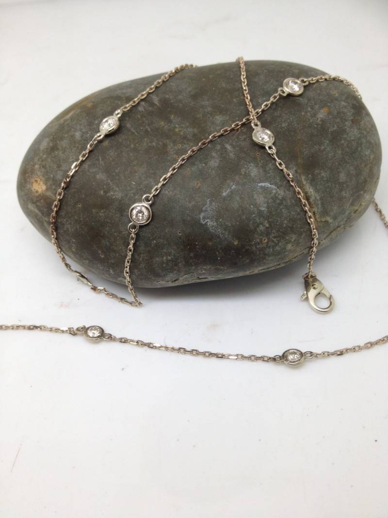 14K Weißgold Diamant Schüttgut Halskette, Handmade Bezel Set von Enzo77