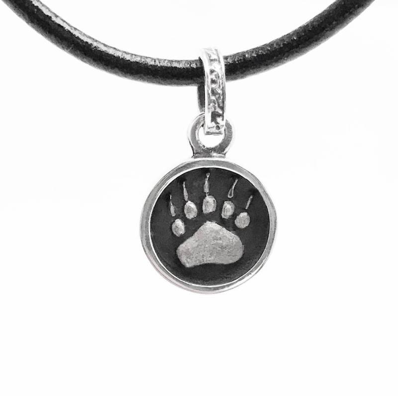 Bärentatze Anhänger Handgefertigter Wildtier Schmuck Aus 925 Silber Bärentatze Anhänger Handgefertigter Wildtier Schmuck Aus 925 Silber von EphemeralLegacy