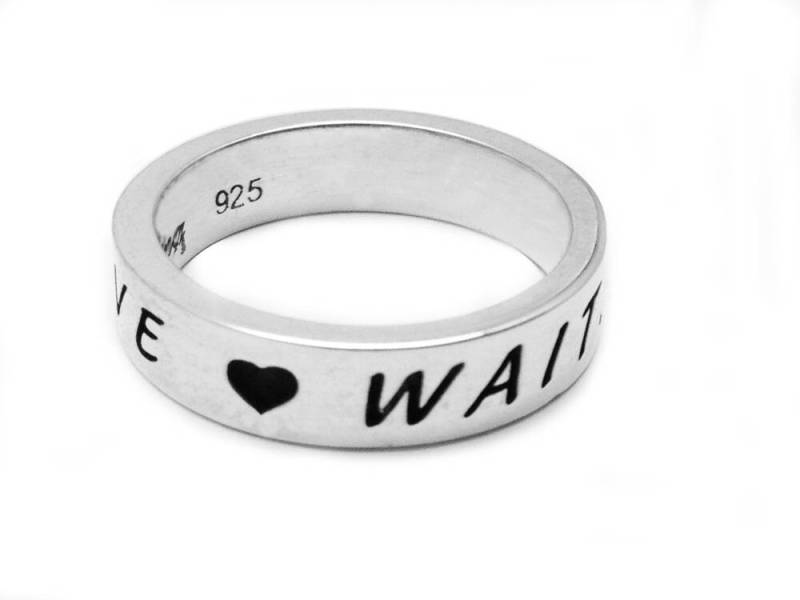 Handgefertigter Versprechensring Aus Sterlingsilber True Lovewaites-Band Handgefertigter Versprechensring Aus Sterlingsilber True Lovewaites-Band von EphemeralLegacy