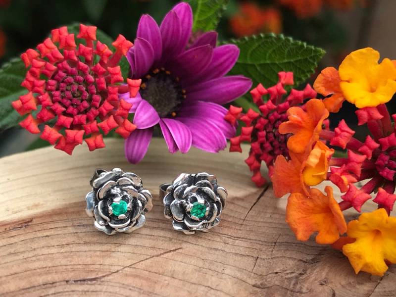 Oxidierte Sterlingsilber Rose Ohrringe Natürlicher Edelstein Geburtsstein Oxidierte Sterlingsilber Rose Ohrringe Natürlicher Edelstein Geburtsstein von EphemeralLegacy