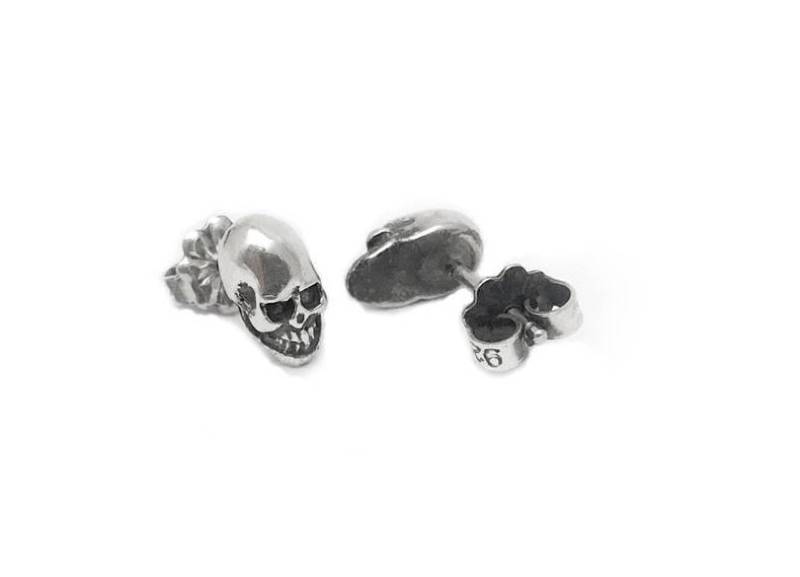 sterling Silber Totenkopf Ohrstecker Oxidierter Unisex Schmuck sterling Silber Totenkopf Ohrstecker Oxidierter Unisex Schmuck von EphemeralLegacy