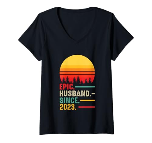 Damen Epischer Ehemann seit 2023, Alles Gute zum Jubiläum T-Shirt mit V-Ausschnitt Damen Epischer Ehemann seit 2023, Alles Gute zum Jubiläum T-Shirt mit V-Ausschnitt von Epic Husband Since 2023, Happy Anniversary