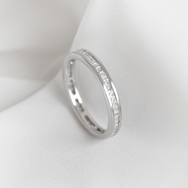 Eppi Eternity-Ring mit Lab Grown Diamanten Mirica Eppi Eternity-Ring mit Lab Grown Diamanten Mirica von Eppi