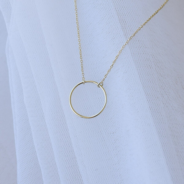 Eppi Goldene Halskette in minimalistischer Form Karma von Eppi