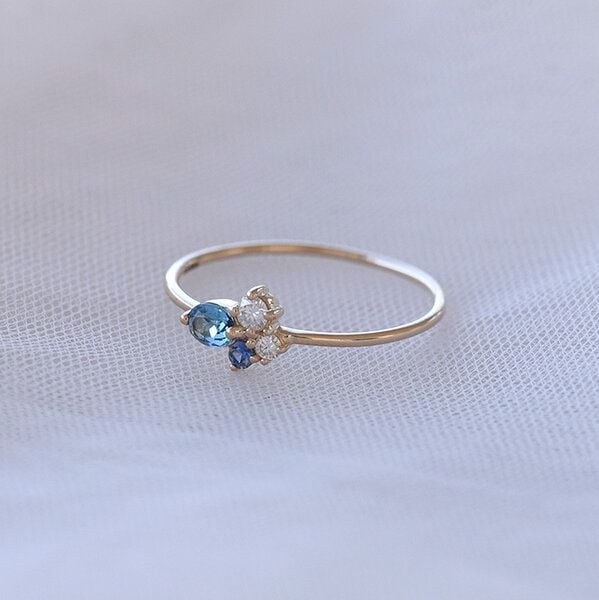 Eppi Goldener Cluster-Ring mit Topas, Saphir und Moissanit Avah von Eppi