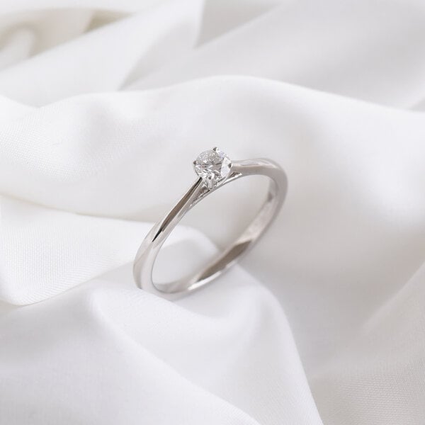 Eppi Goldener Ring mit Lab Grown Diamant Emilija von Eppi