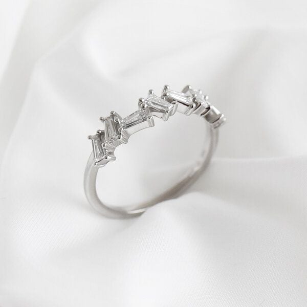 Eppi Minimalistischer Ring mit Lab Grown Diamanten Egino Eppi Minimalistischer Ring mit Lab Grown Diamanten Egino von Eppi