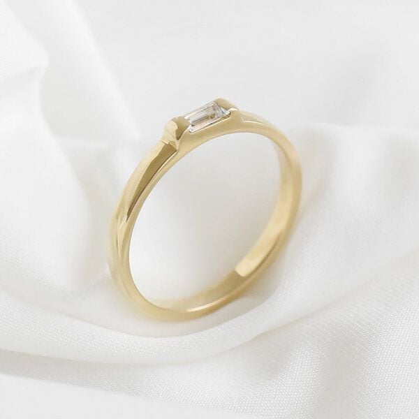 Eppi Ring mit einem Diamanten in Baguette-Form Xenia von Eppi