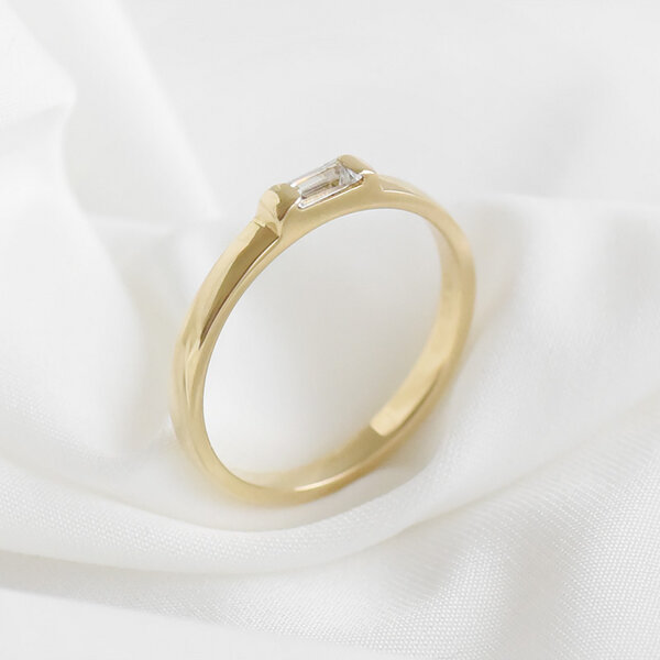 Eppi Ring mit einem Diamanten in Baguette-Form Xenia von Eppi