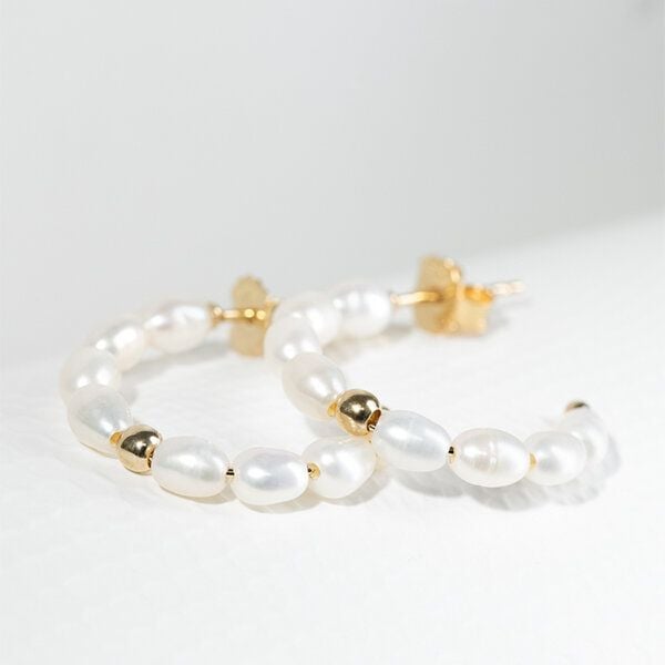 Eppi Silberne runde Ohrringe mit Perlen Roxanne von Eppi