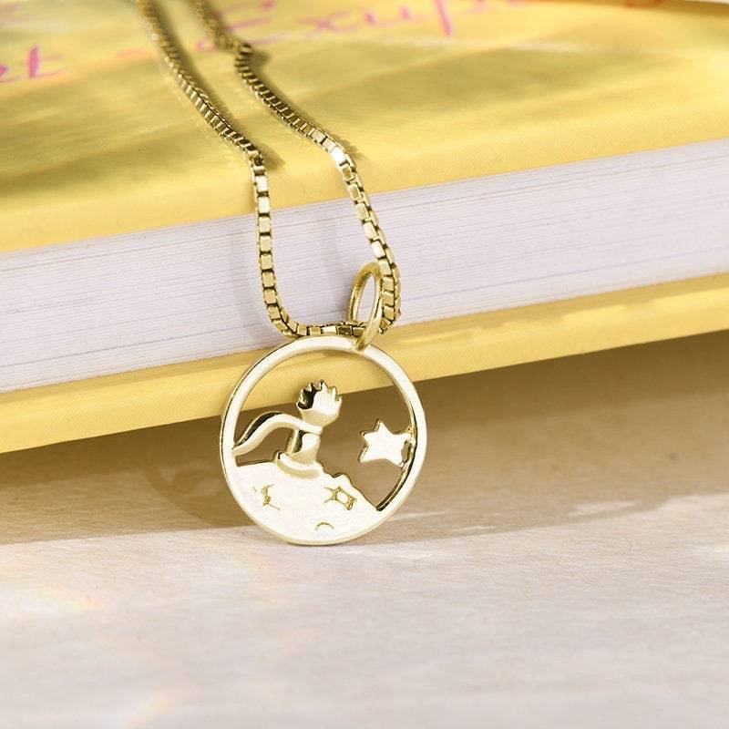 Der Kleine Prinz Cut Out 14K Oder 18K Gold Halskette | Silberanhänger Le Petit Prince Platinum Anhänger Mit Prinzen Und Stern Der Kleine Prinz Cut Out 14K Oder 18K Gold Halskette | Silberanhänger Le Petit Prince Platinum Anhänger Mit Prinzen Und Stern von EppiJewelry