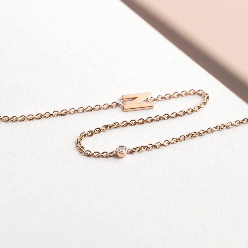 Dezente Initial Halskette | Gold Oder Platinum Mit Buchstabe Und Labradorit Personalisierte Silber Seitlich Anfangs Anhänger von EppiJewelry