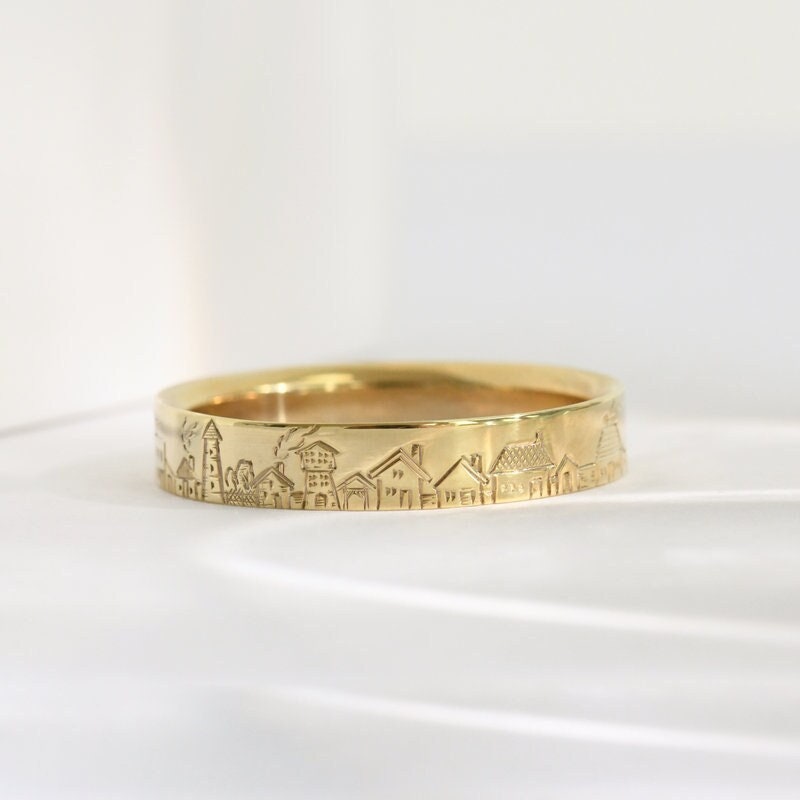 stadt Gold Ring | Gravierte Eheringe Mit Handgemachter Gravur von EppiJewelry