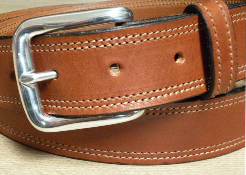 Brauner Ledergürtel Echtleder Top Qualität Hide Hand Made in England Double Stitched Brauner Ledergürtel Echtleder Top Qualität Hide Hand Made in England Double Stitched von Equitek
