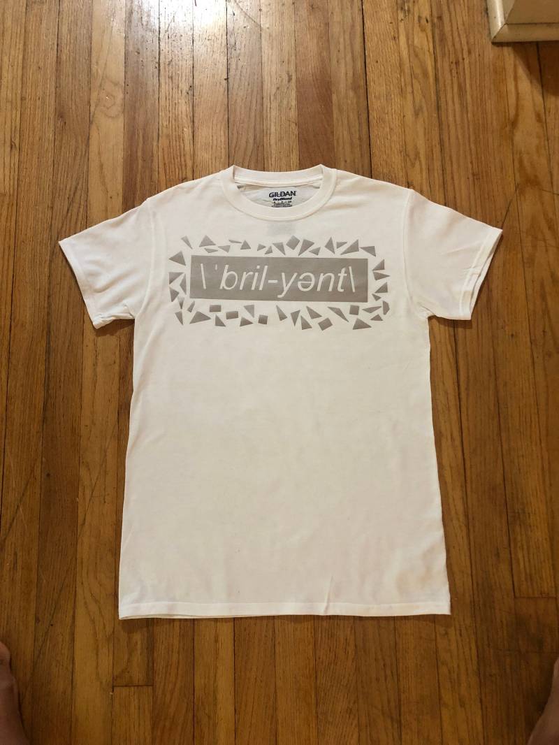 Brillanz Reflektierende T-Shirt Brillanz Reflektierende T-Shirt von ErbanOpulence