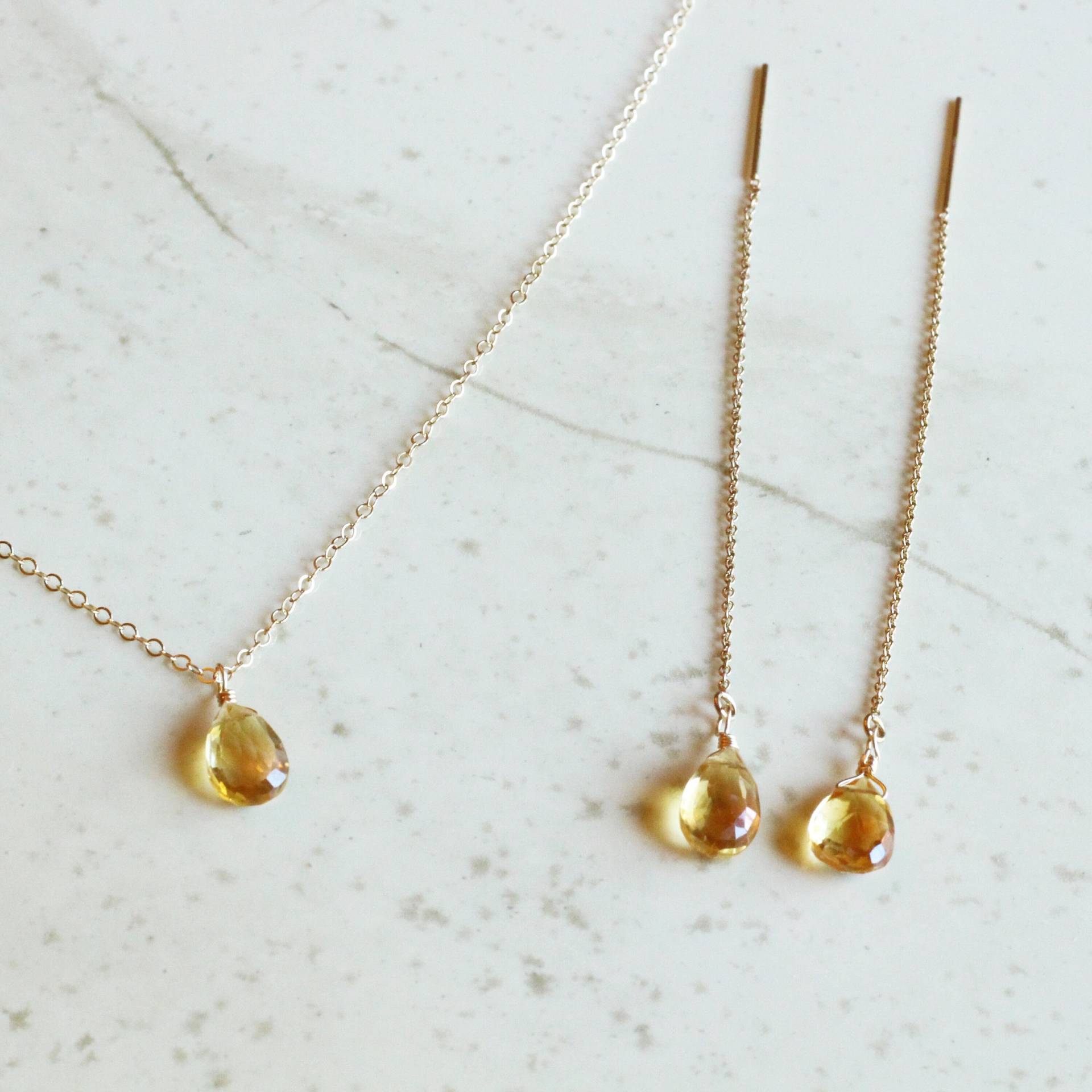 Citrin Schmuck Set Gold Filled Kette & Threader Ohrringe Citrin Schmuck Set Gold Filled Kette & Threader Ohrringe von EricaMarieLLC