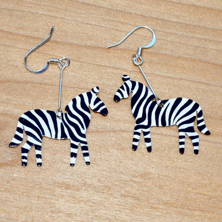 Handbemalte Zebraohrringe Handgemachter Tierschmuck Aus Kupfer Handbemalte Zebraohrringe Handgemachter Tierschmuck Aus Kupfer von EricasCreatures