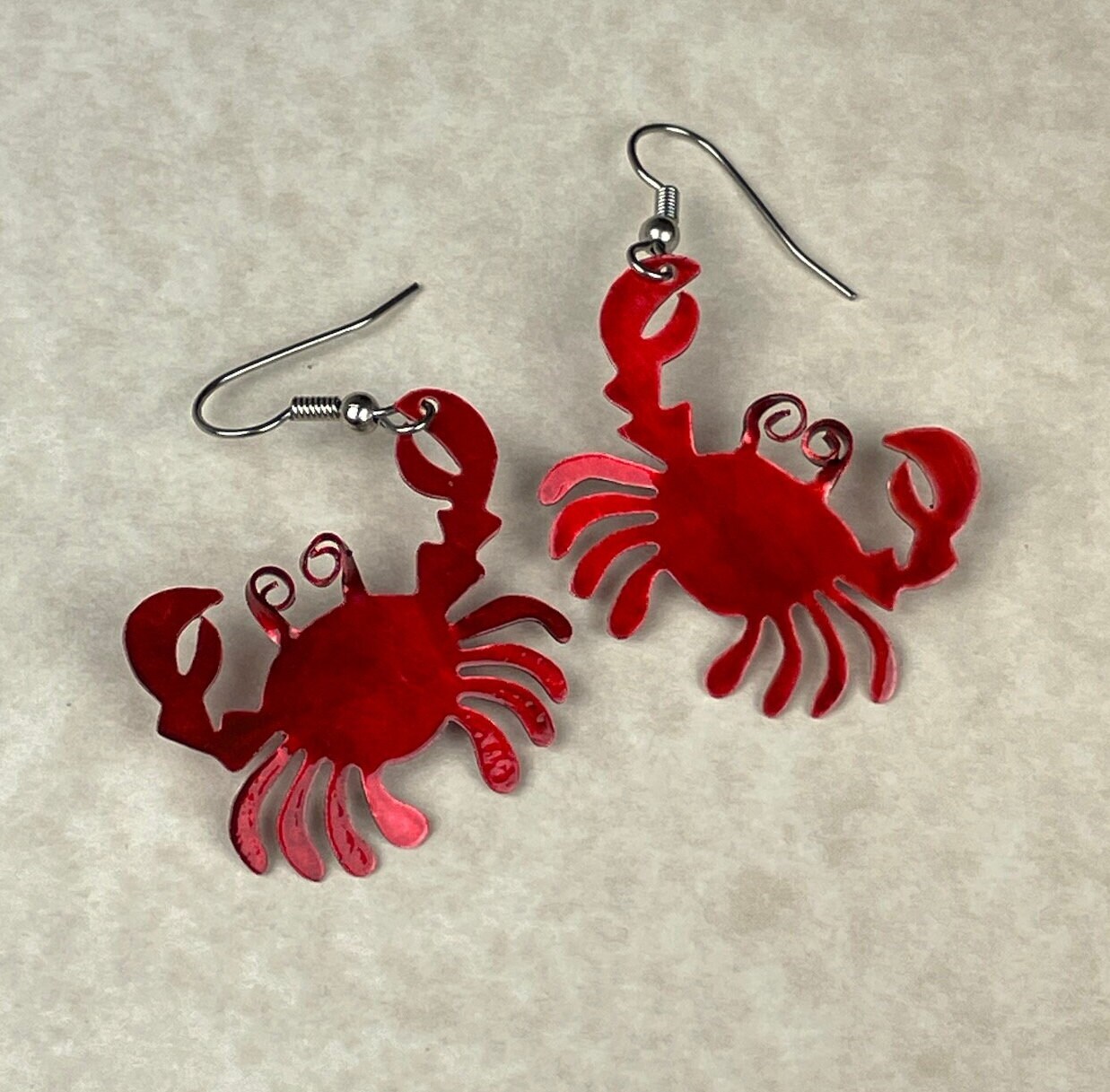 Rote Krabbe Kupfer Ohrringe Handgeschnittener Tier Schmuck Rote Krabbe Kupfer Ohrringe Handgeschnittener Tier Schmuck von EricasCreatures