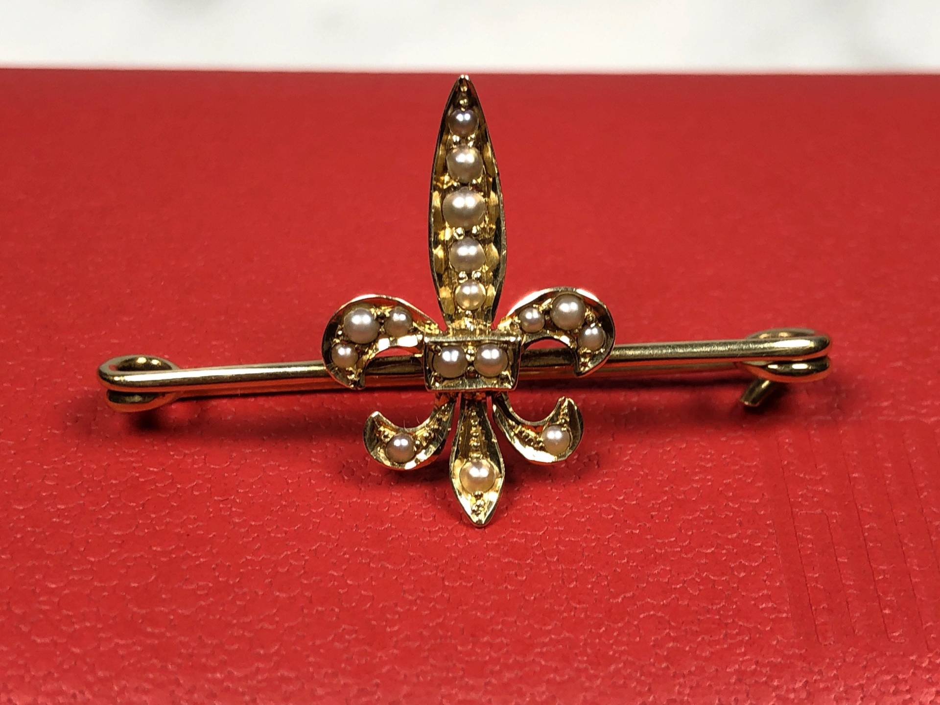 14K Gold Rocailles Fleur De Lis Brosche, Sicherheitsnadel, Antik, 3.1 Gramm #bp252 14K Gold Rocailles Fleur De Lis Brosche, Sicherheitsnadel, Antik, 3.1 Gramm #bp252 von ErikasArtifacts