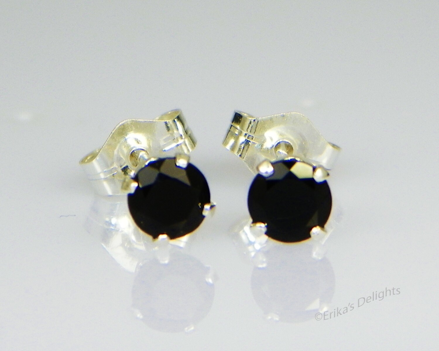 3 Mm - 5 Echte Schwarze Onyx Sterling Silber Ohrringe | Geschenkbox Inklusive 3 Mm - 5 Echte Schwarze Onyx Sterling Silber Ohrringe | Geschenkbox Inklusive von ErikasDelights