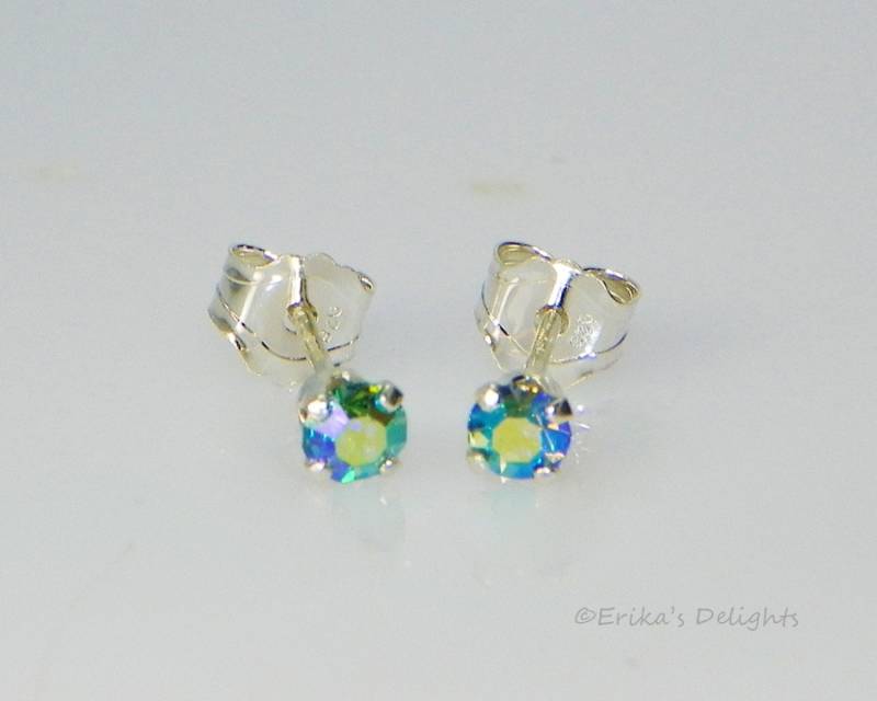 3 Mm Crystal Ab Aquamarine Sterlingsilber-Ohrringe Mit Swarovski-Kristallen | Geschenkbox Enthalten 3 Mm Crystal Ab Aquamarine Sterlingsilber-Ohrringe Mit Swarovski-Kristallen | Geschenkbox Enthalten von ErikasDelights