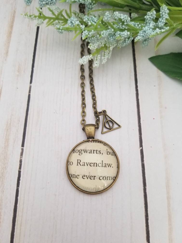 Adlerhaus Anhänger, Buchseite Halskette von ErinCaseyCrafts