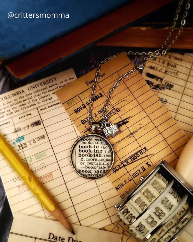 Buchseiten Anhänger, Buchschmuck von ErinCaseyCrafts