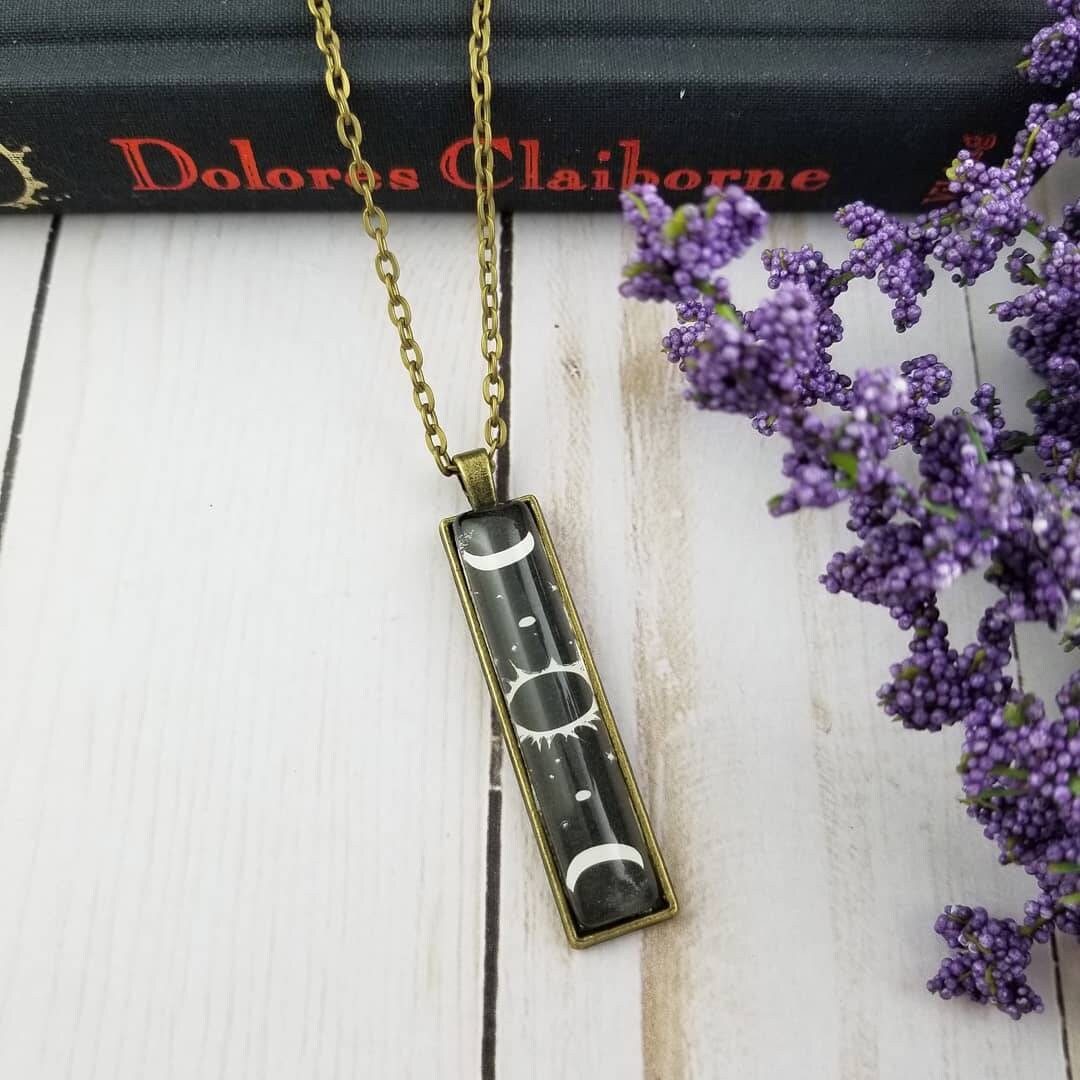 Eclipse Buch Seite Anhänger Halskette von ErinCaseyCrafts