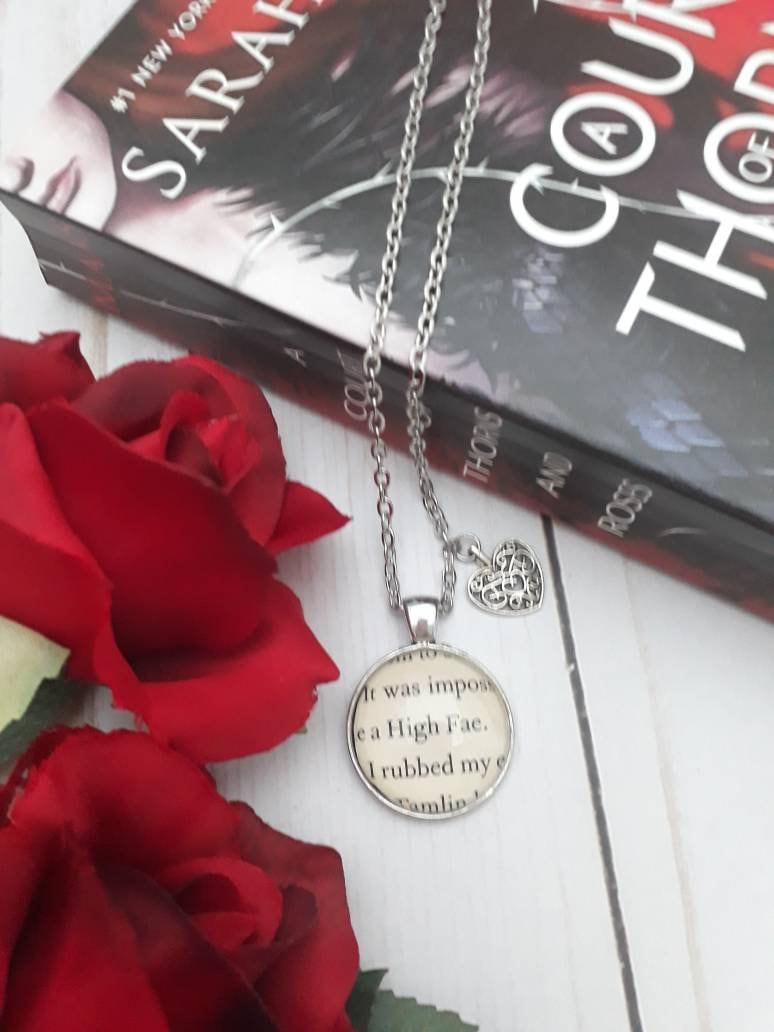 High Fae Buch Seite Halskette von ErinCaseyCrafts