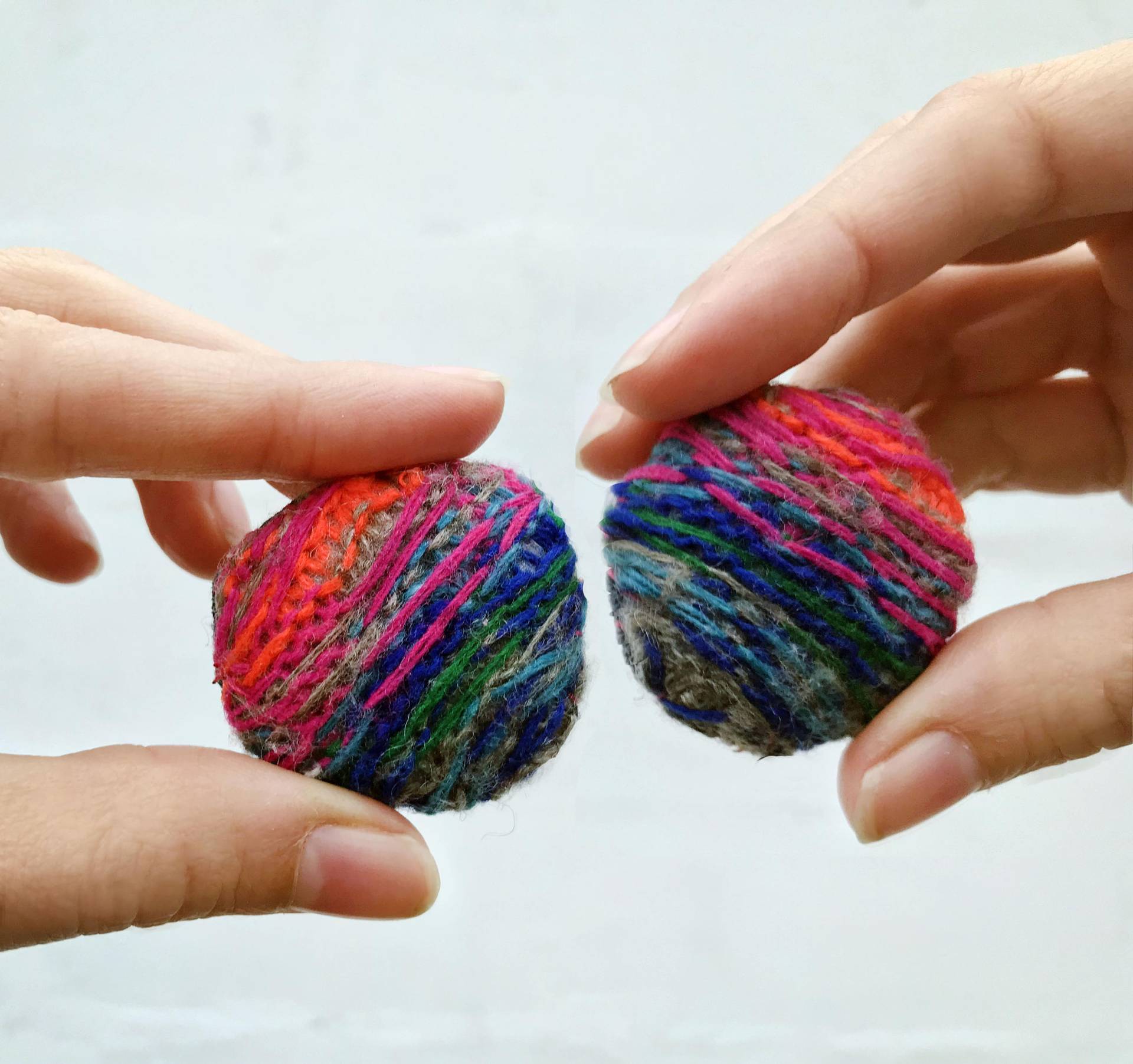 Verrückte Gemütlich Bunte Ohrringe-Zurückgefordert Pullover Teile Verrückte Gemütlich Bunte Ohrringe-Zurückgefordert Pullover Teile von ErinElsie