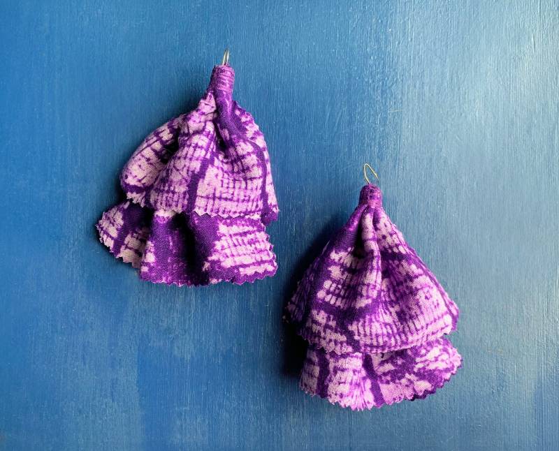 Violett Stoff Ohrringe - Recycling Vintage Violett Stoff Ohrringe - Recycling Vintage von ErinElsie