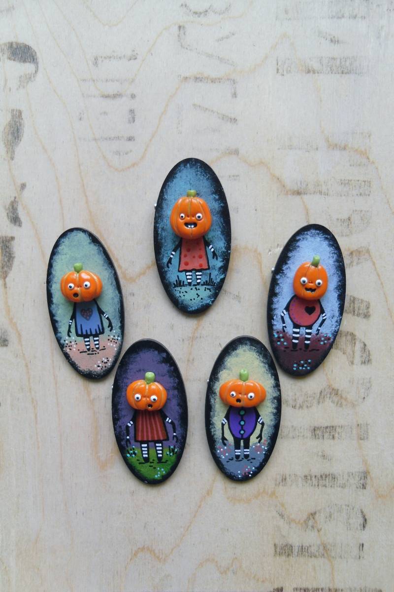 Handgemachte Gruselige Kürbis Brosche Polymer Clay Halloween Anstecker von ErinlesHouse