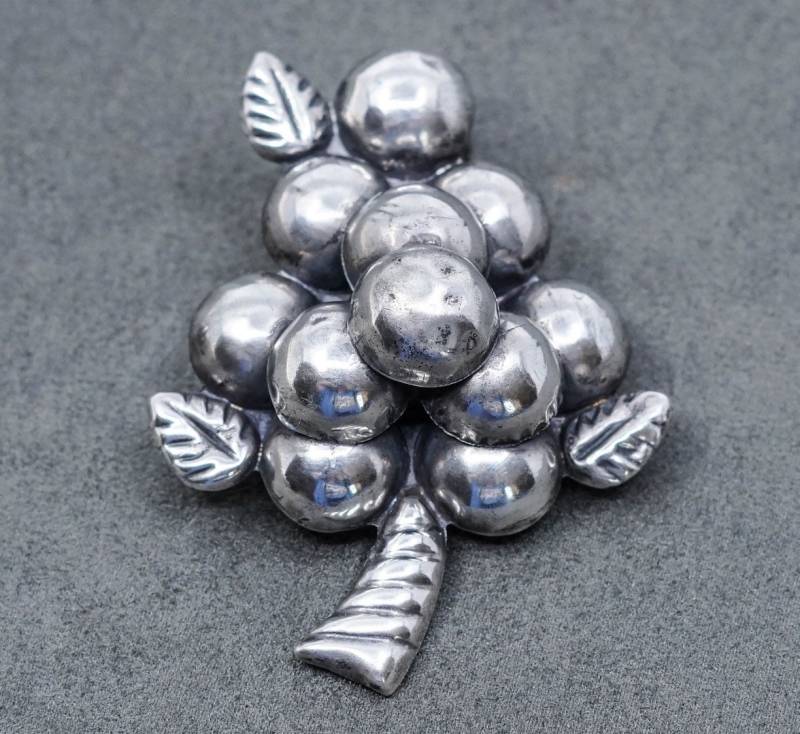 Vintage Große Handgemachte Puffy Sterling 925 Silber Trauben Brosche, Gestempelt Made in Mexico von ErisSilver