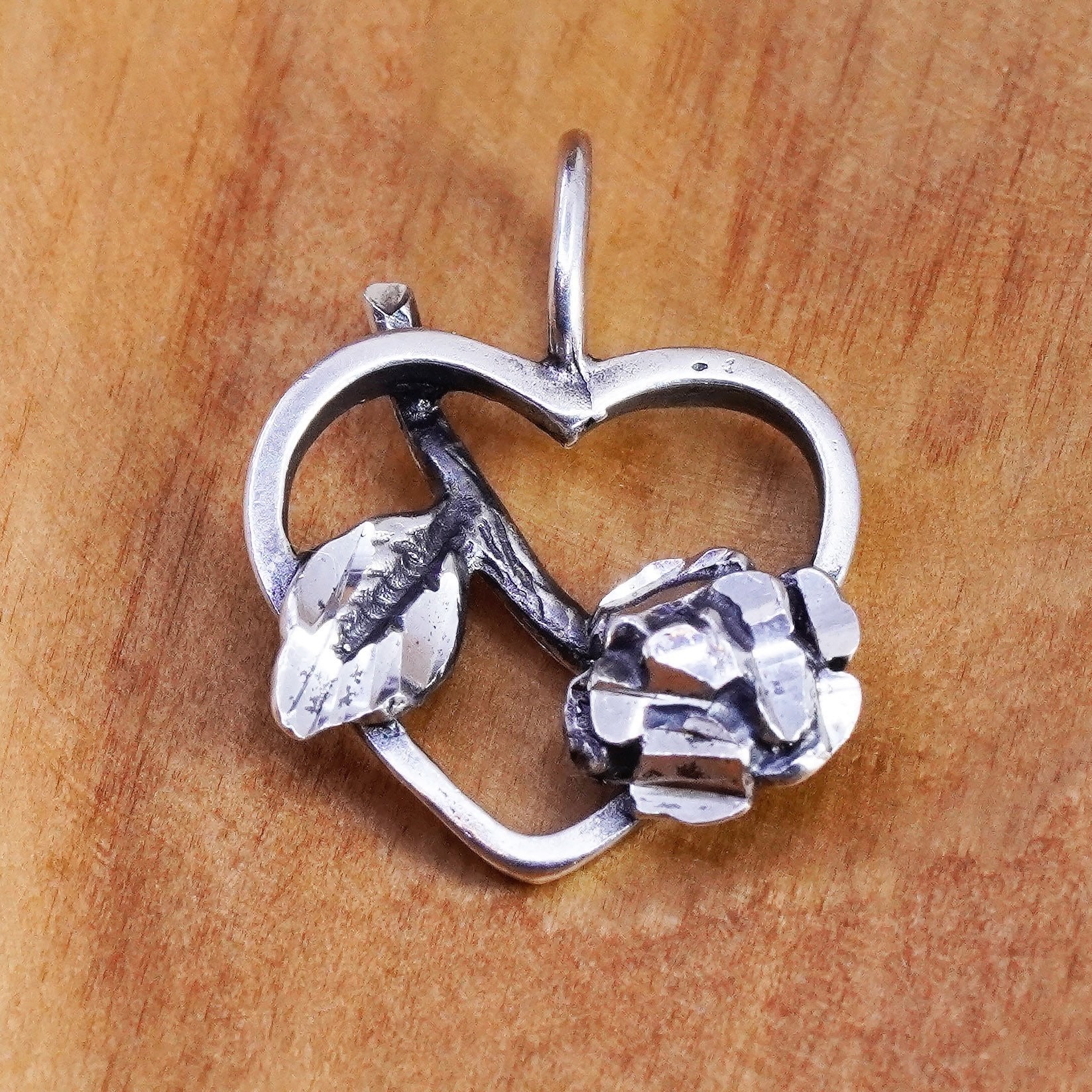 Vintage Silpada Sterling Silber Handgefertigter Anhänger, 925 Herz Charm Mit Rose, Gestempelt von ErisSilver