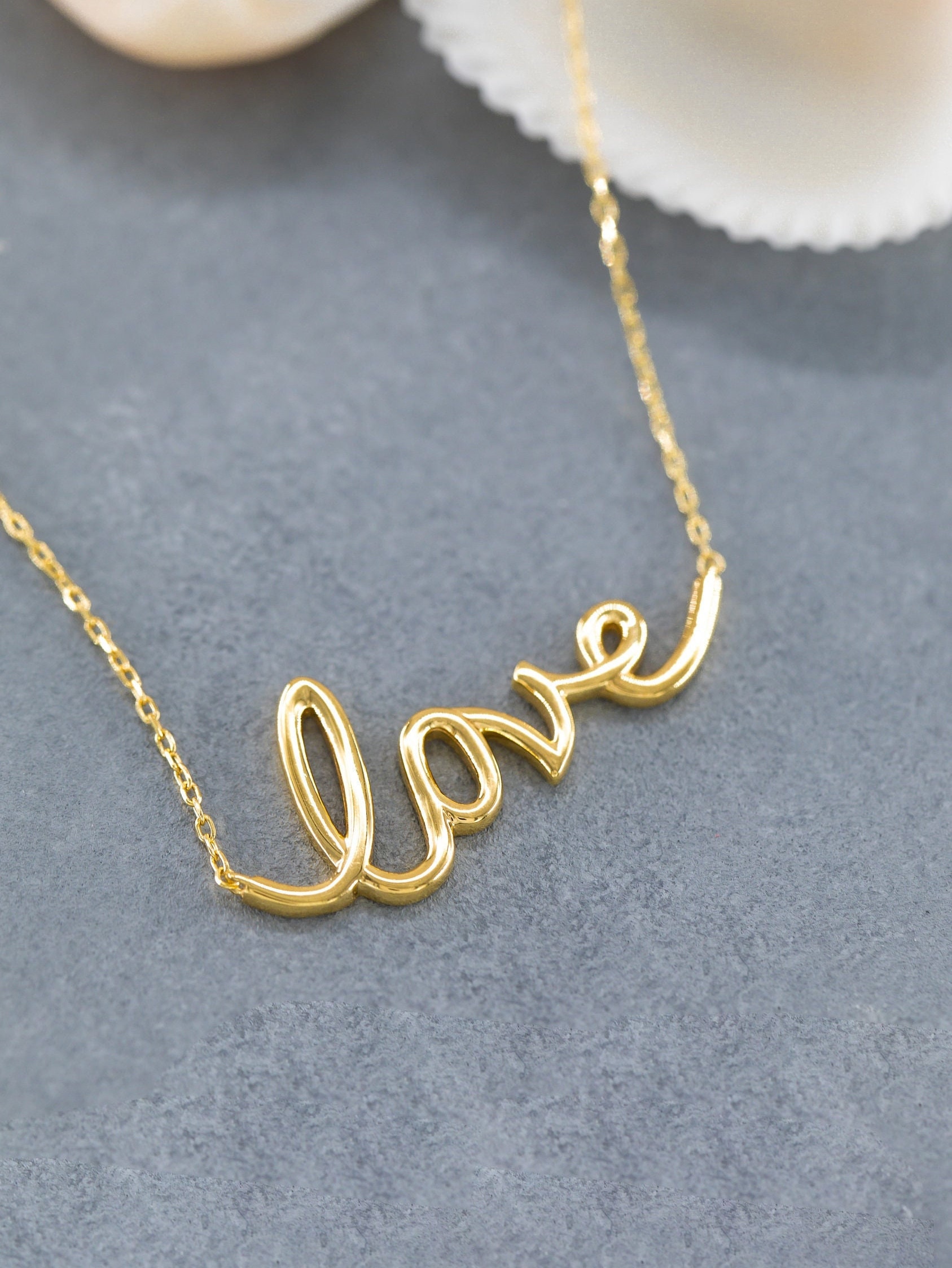 14K Solid Gold Liebe Halskette, Sterling Silber Script Zierliche Moderne Geschenk Zum Valentinstag von ErsJewelryDesign