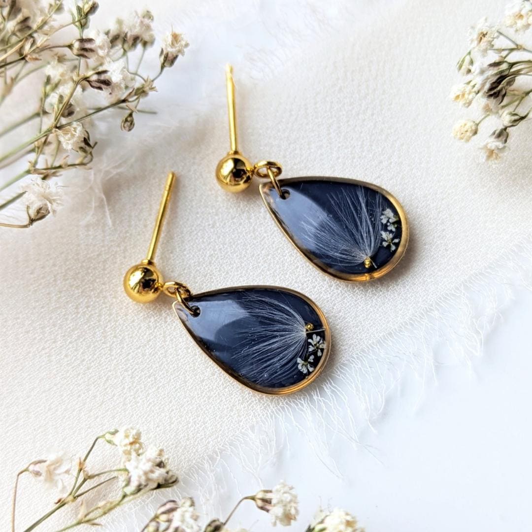 Handgefertigte Harz-Ohrringe Mit Pusteblume Und Trockenblumen, 2, 2 cm, Hypoallergener Edelstahl, Navyblau - Gold Silber von EsWarEinmalbyVe