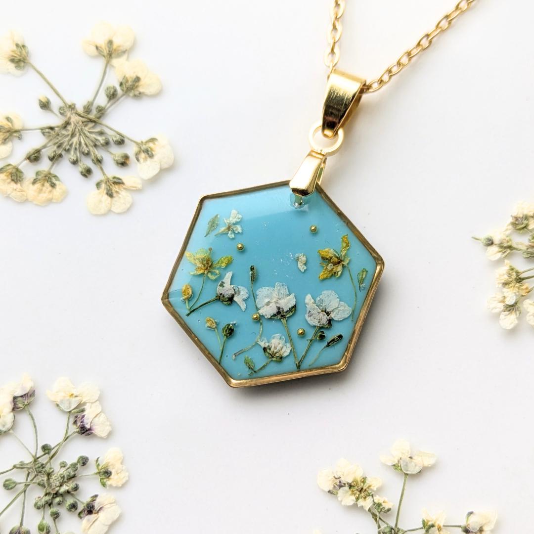 Sechseck-Halskette Mit Echten Blumen, Harzanhänger Handgefertigt, Edelstahl, Ca. 2, 3 cm, Türkisblauer von EsWarEinmalbyVe