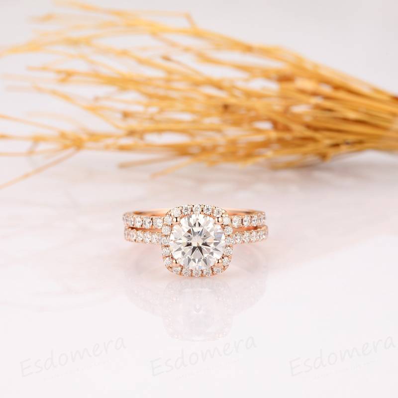1.5Ct Rundschliff Moissanite Ehering, 14K Rose Gold Brautring Set, Halo Ring Design, Jubiläumsgeschenk, Verlobungsring von Esdomera
