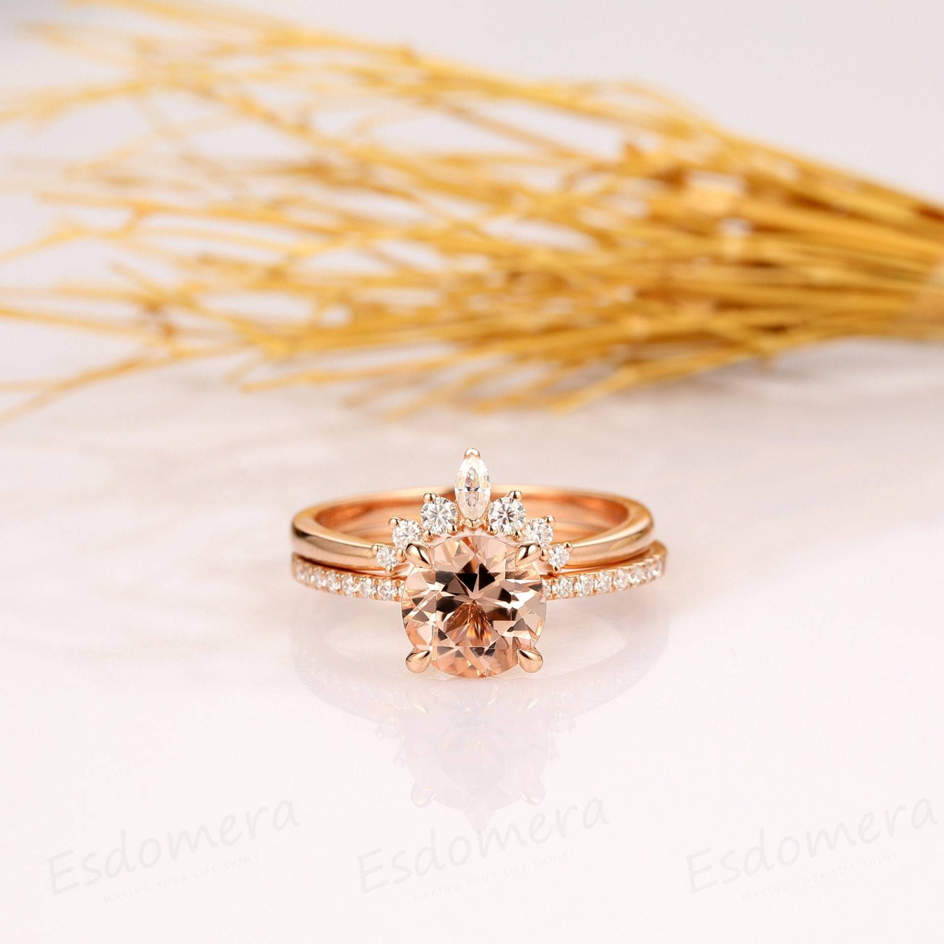 14K Massiver Rosegold Brautring Set, 8mm Rund Geschnittener Natürlicher Morganit Verlobungsring, Geschwungener Moissanit Ehering, Jubiläumsring von Esdomera