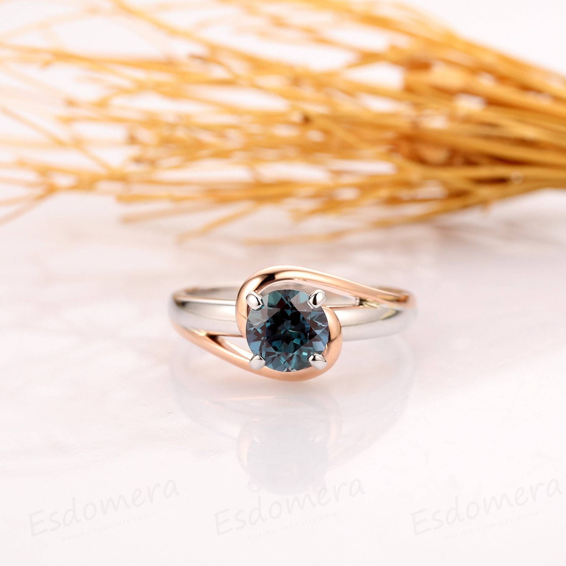 14K Two Tone Gold 6.5mm Rundschliff Alexandrit Ring, Juni Birthstone Braut Ehering, Zarter Jahrestagsgeschenk Für Frauen von Esdomera