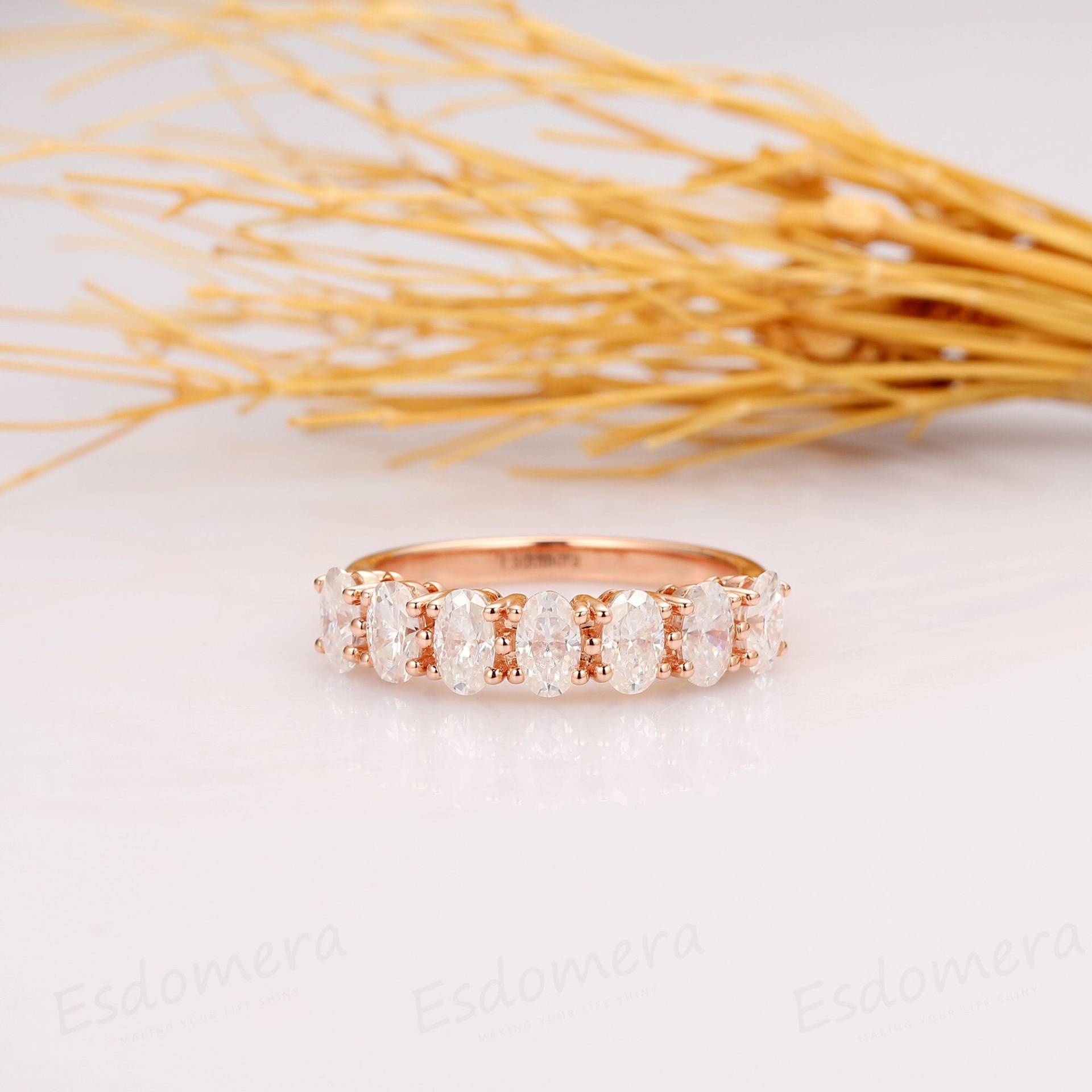 3x5mm Ovaler Schliff Moissanit Braut Ehering, 7 Stein Eheringe, 14K Roségold Jahrestag Geschenk Verlobungsring, Zarter Frauenring von Esdomera