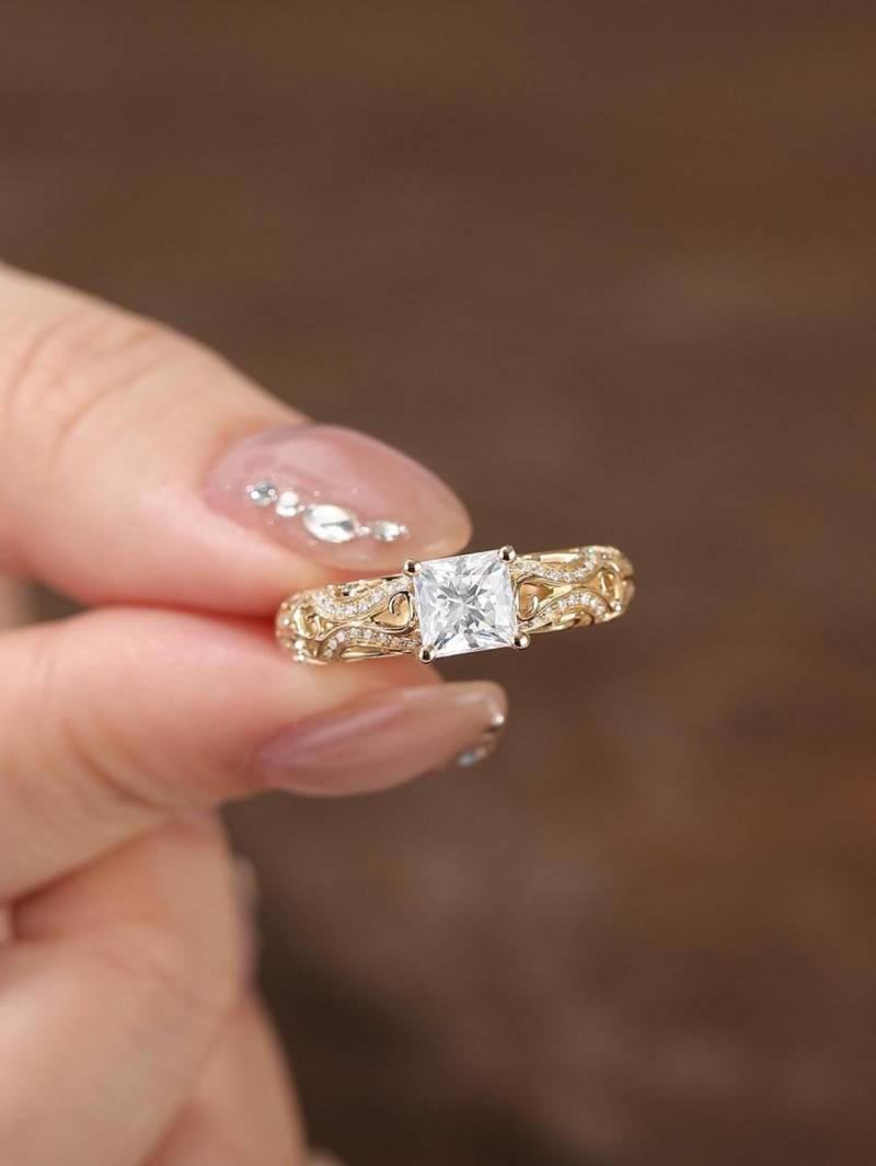 Antiker Filigraner Princess Cut 1Ct Moissanit Verlobungsring, 14K Weißgold Ehering, Jubiläumsring, Versprechen Braut Schmuck Geschenk von Esdomera